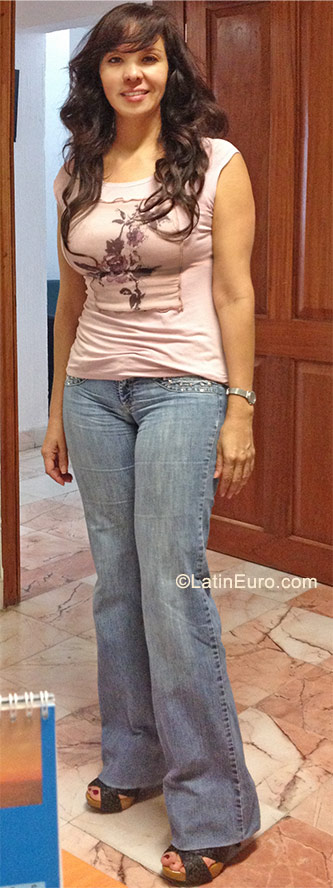 Date this nice looking Mexico girl Paola from Guadalajara MX531