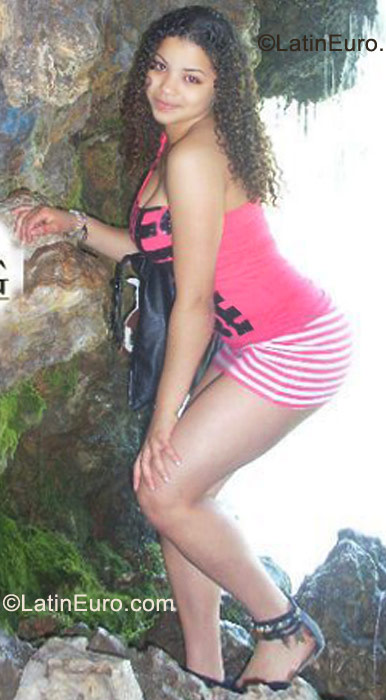 Date this exotic Dominican Republic girl Cielo18 from La Vega DO9936
