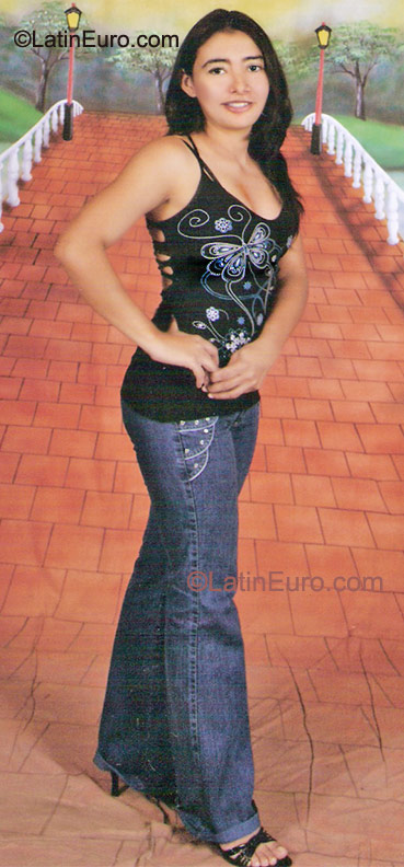 Date this exotic Colombia girl Maribel from Cali CO8749