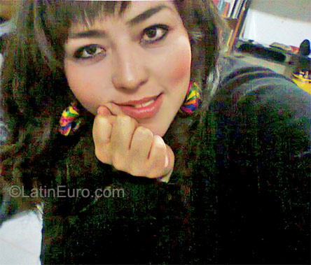 Date this happy Mexico girl Clara from Mexico City MX555