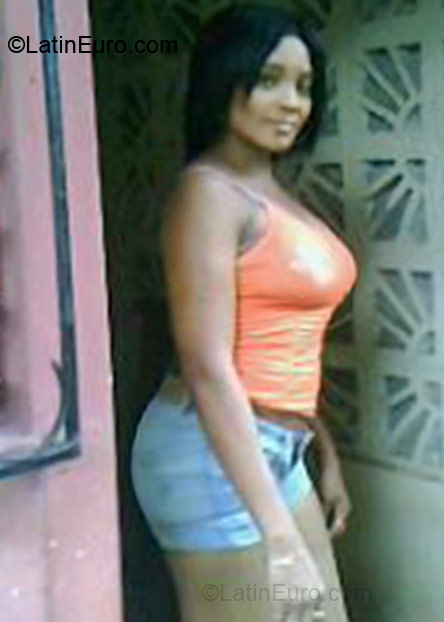 Date this cute Panama girl Aracely from Panama City PA206