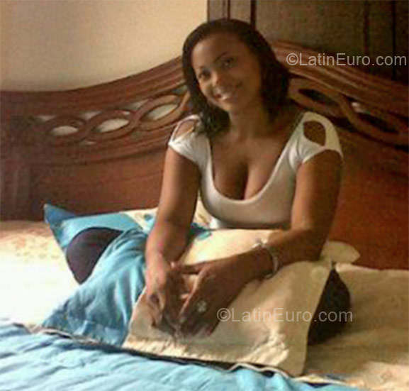 Date this happy Colombia girl Jessica from Tumaco CO16512