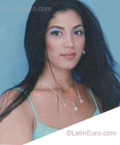 Date this athletic Colombia girl Yohana from Cartagena CO8929