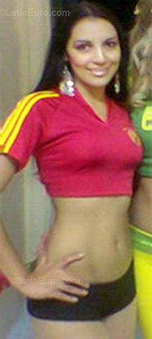 Date this good-looking El Salvador girl Nina from San Salvador SV29