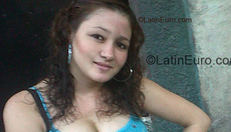 Date this good-looking Honduras girl Crisly from San Pedro Sula HN522