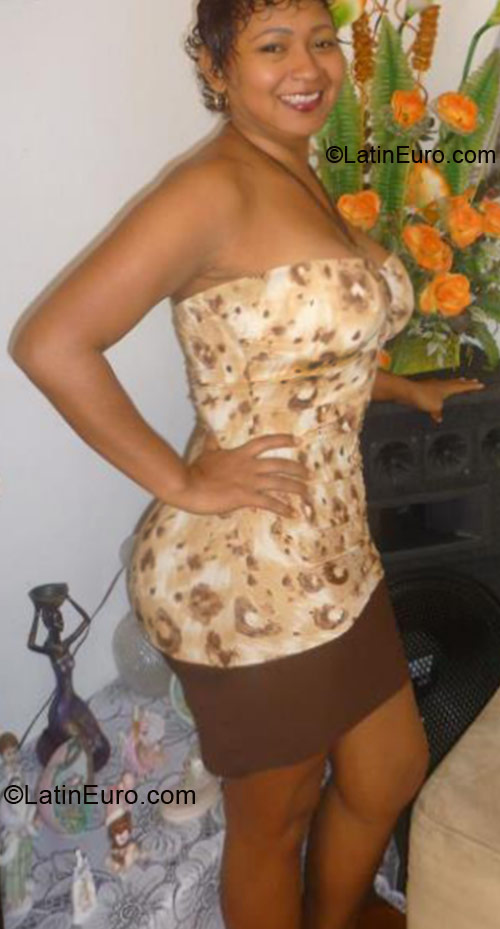 Date this exotic Colombia girl Jenny from Cali CO8965