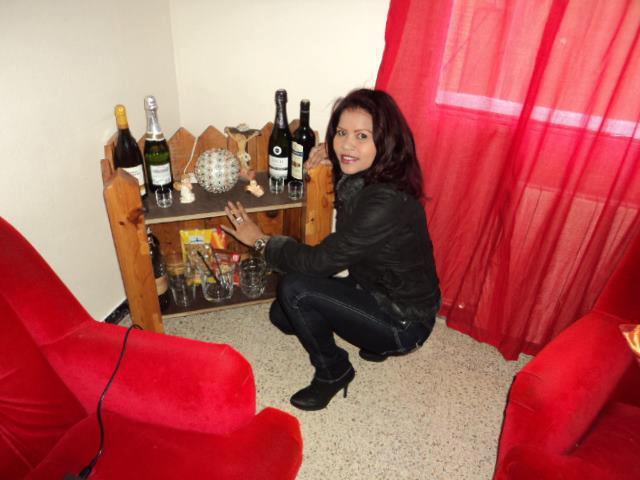 Date this gorgeous Spain girl Yannette from Sevilla ES221