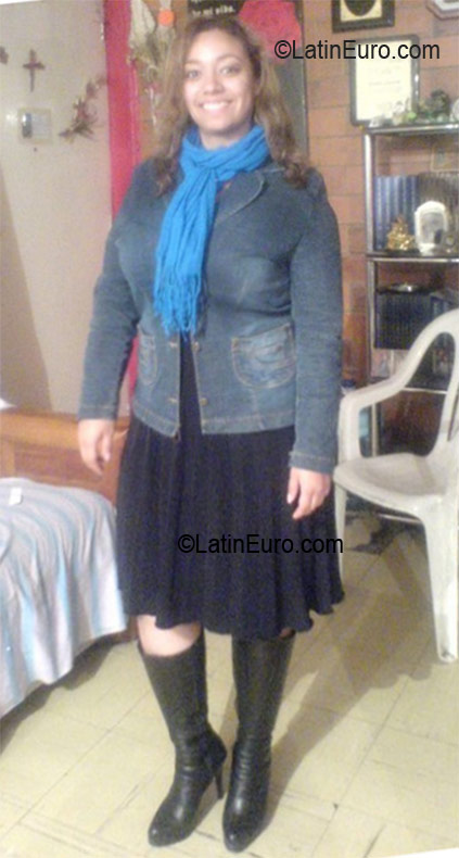 Date this voluptuous Mexico girl Abril from Mexico City MX582