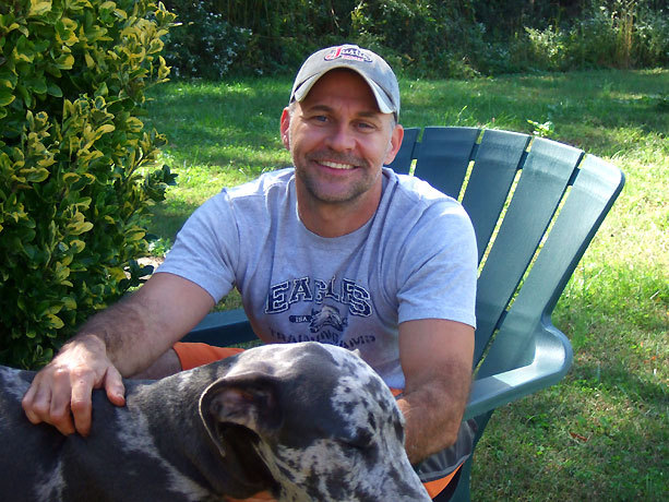 Date this hard body United States man Colin from Wallingford US12131