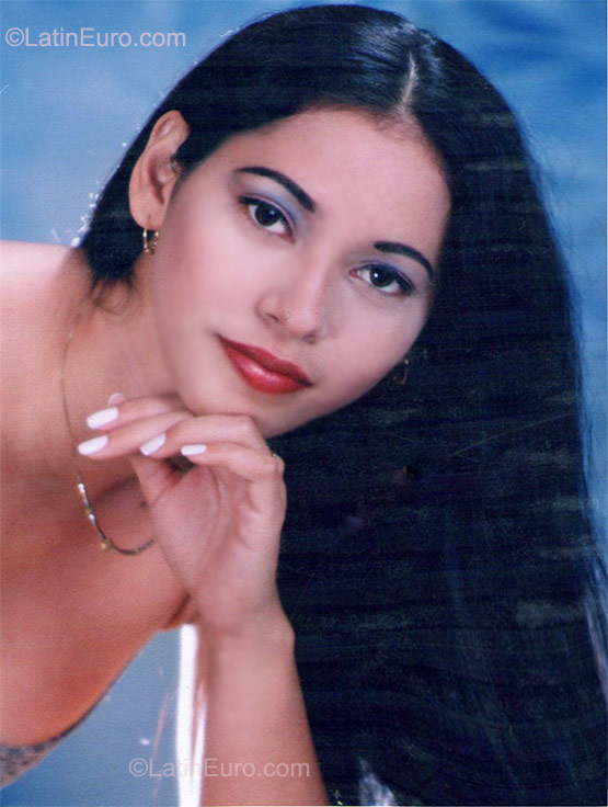Date this good-looking Colombia girl Laura from Neiva CO9190