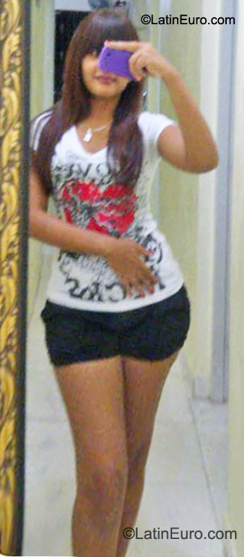 Date this sensual Dominican Republic girl Ilka from Santo Domingo DO10242