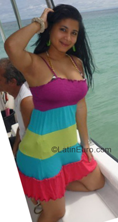 Date this good-looking Panama girl Yucelis from Panama PA232