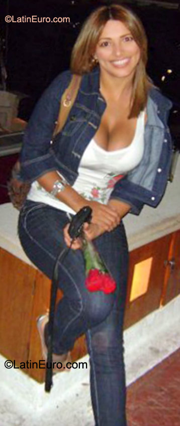 Date this sultry Colombia girl Isabel from Cali CO9284