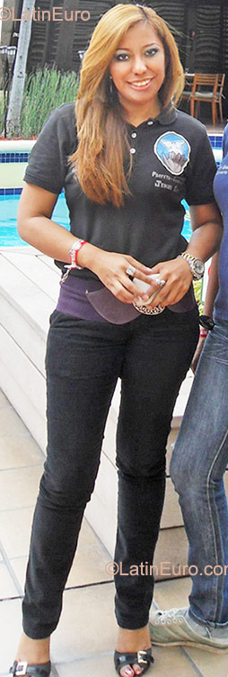 Date this young Honduras girl Yami from Tegucigalpa HN577