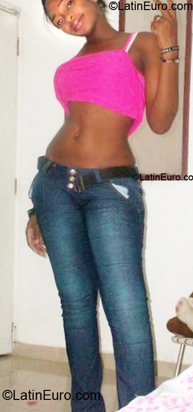 Date this delightful Dominican Republic girl Viviana from Santiago DO10350