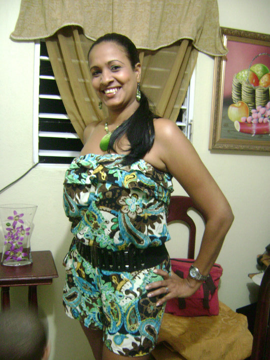 Date this tall Dominican Republic girl Berenise from Santiago DO10372