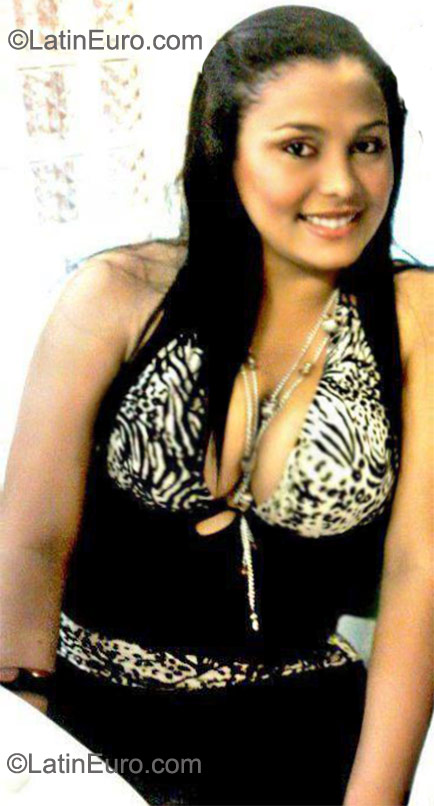 Date this happy Colombia girl Liliana from Barranquilla CO9350