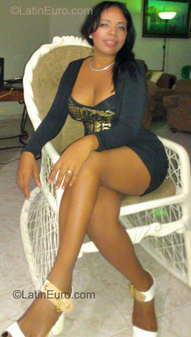 Date this beautiful Dominican Republic girl Virginia from Santo Domingo DO19030