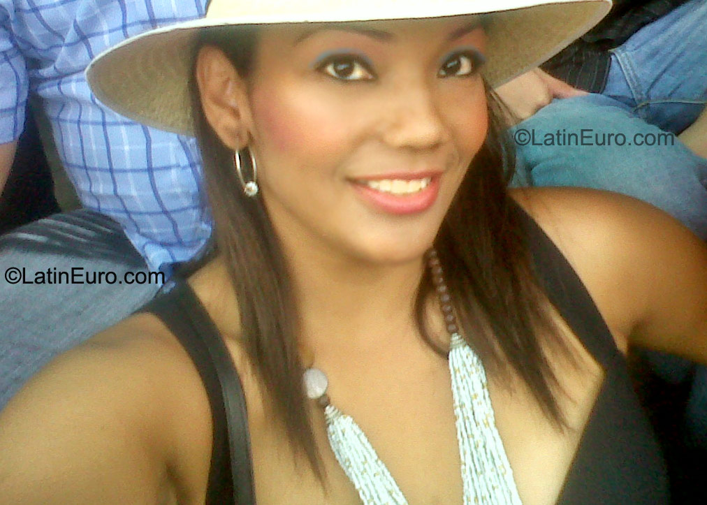 Date this georgeous Colombia girl Maria Claudia from Barranquilla CO10858