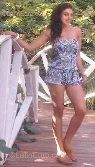 Date this fun Honduras girl Ana from La Ceiba HN592