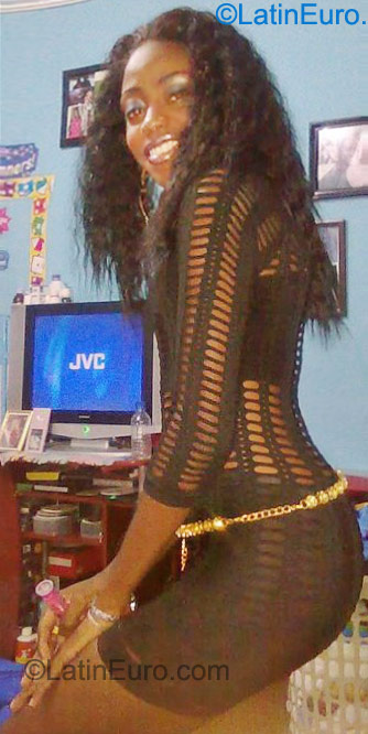 Date this fun Jamaica girl Kerry from Kingston JM440