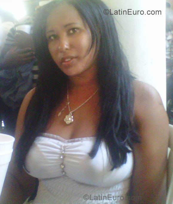 Date this exotic Dominican Republic girl Rosel from Azua DO10501