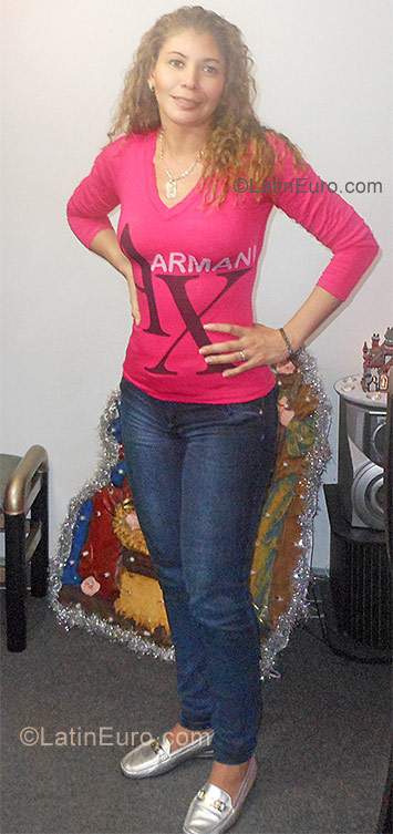 Date this georgeous Colombia girl Marlen from Bogota CO9525