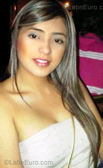 Date this lovely Colombia girl Lorena from Medellin CO9570