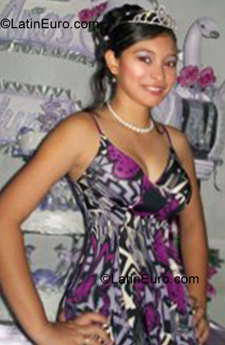 Date this athletic Panama girl Yri from Panama City PA261