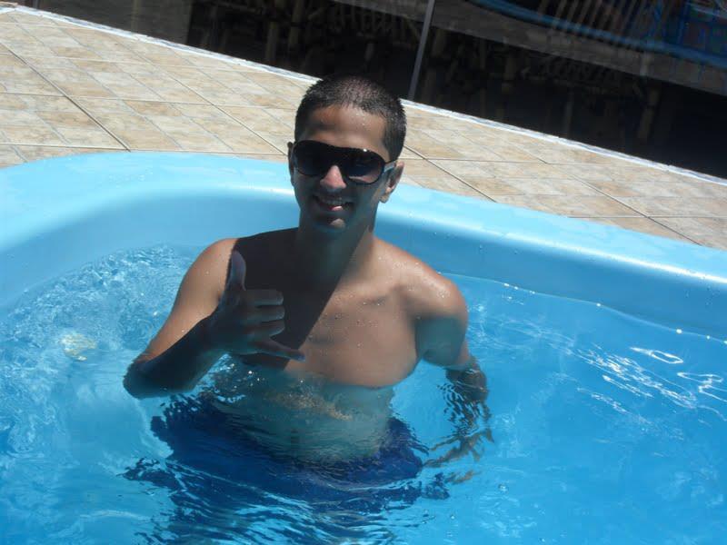 Date this happy Brazil man Jonathan from Joinville BR6448