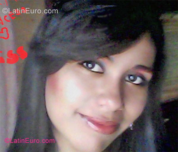 Date this young Honduras girl Beya from Tegucigalpa HN618