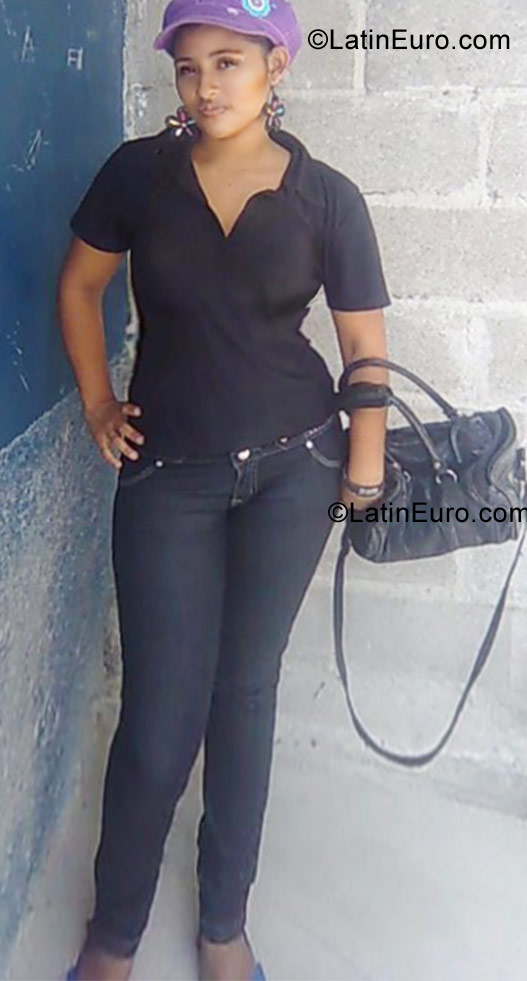 Date this good-looking Honduras girl Katerin from San Pedro Sula HN622