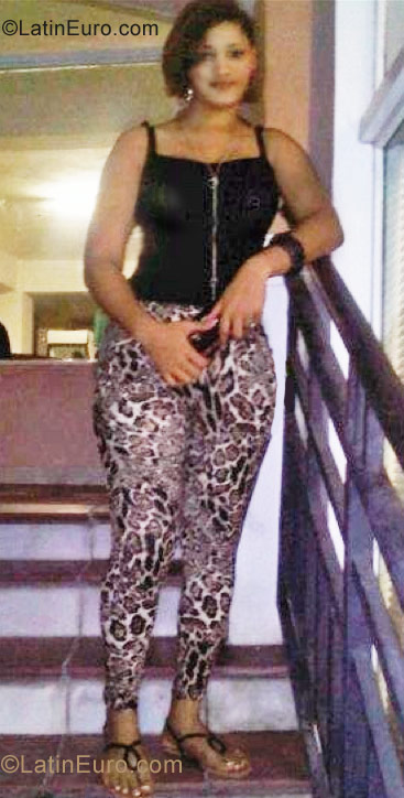 Date this voluptuous Dominican Republic girl Inoli from Higuey DO10625