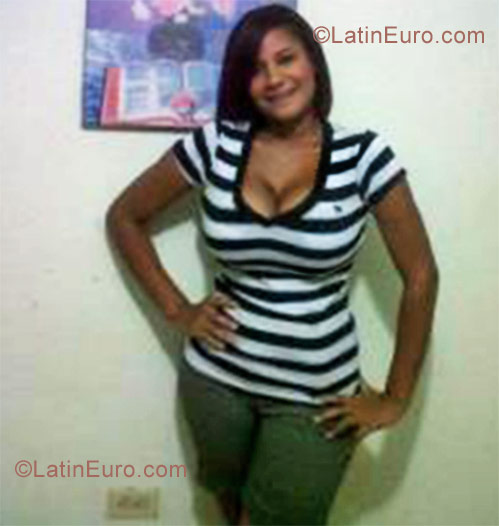 Date this hard body Dominican Republic girl Mariela from Samana DO10659