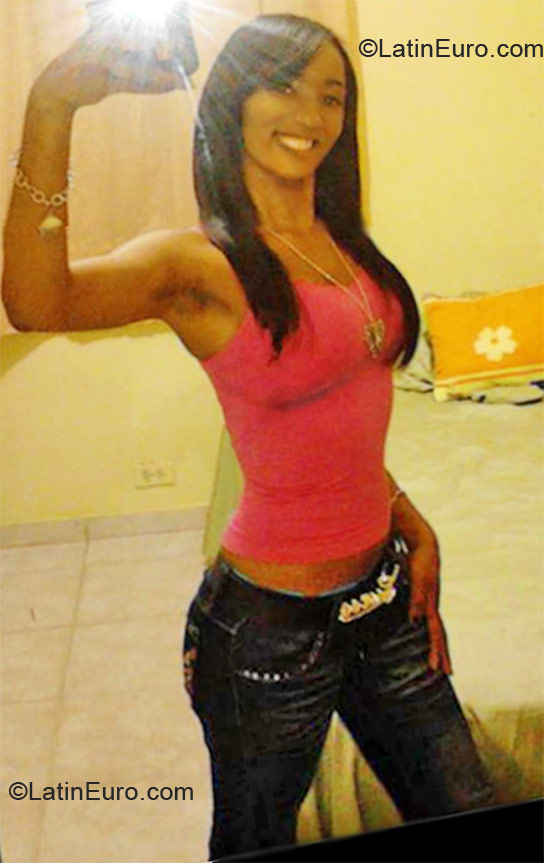 Date this athletic Dominican Republic girl Yokaira from Santo Domingo DO10788