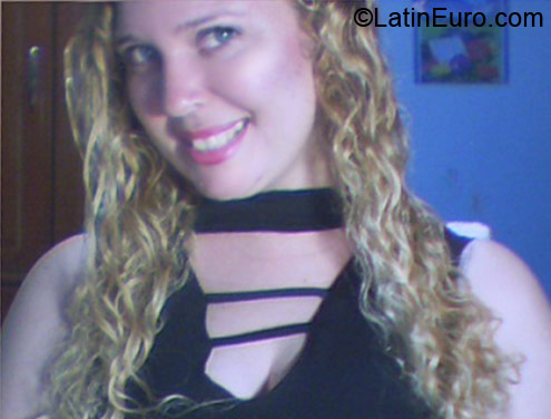 Date this happy Brazil girl Monica from Belem BR9417