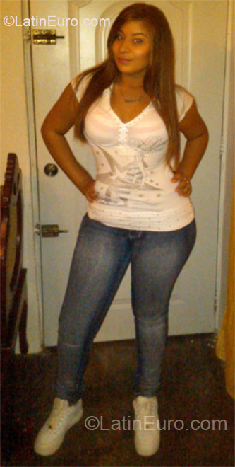 Date this delightful Dominican Republic girl Elini from Santiago DO22656