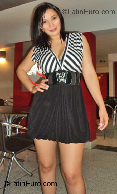 Date this delightful Colombia girl Erika from Cucuta CO9911