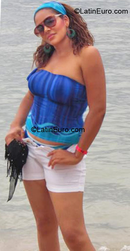 Date this hard body Dominican Republic girl Ingrid from Santo Domingo DO10802