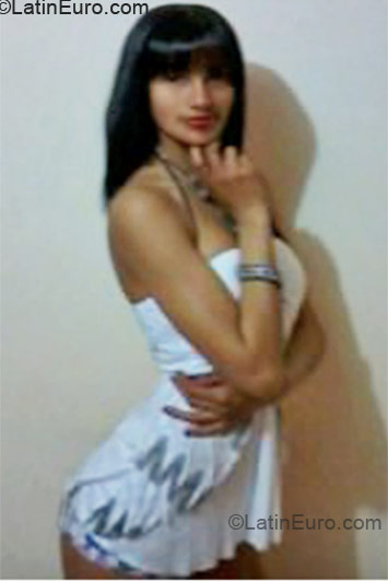 Date this gorgeous Colombia girl Catalina from Bogota CO10902