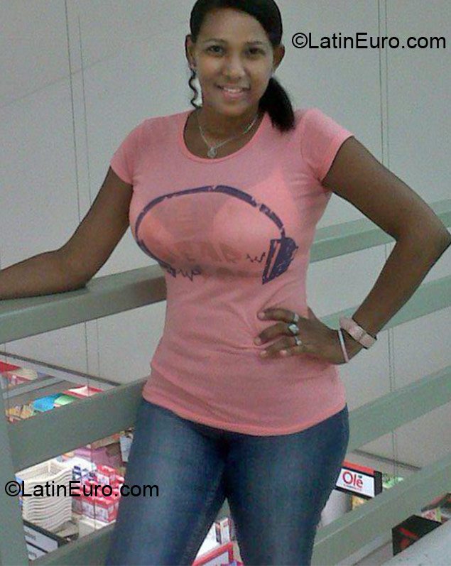 Date this beautiful Dominican Republic girl Jessica from Santo Domingo DO10869