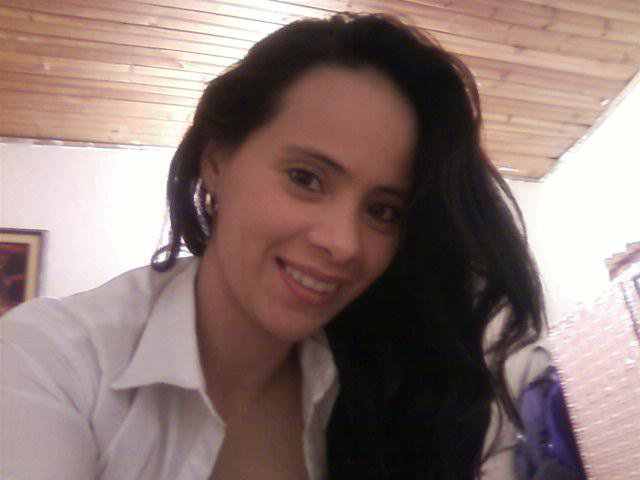 Date this beautiful Colombia girl Cristin from Bogota CO10038