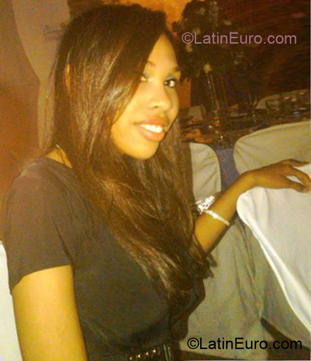 Date this charming Dominican Republic girl Eri from Santo Domingo DO10940