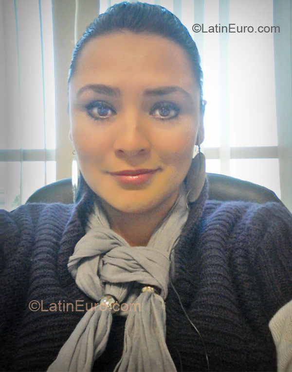 Date this lovely Mexico girl Monica from Guadalajara MX691