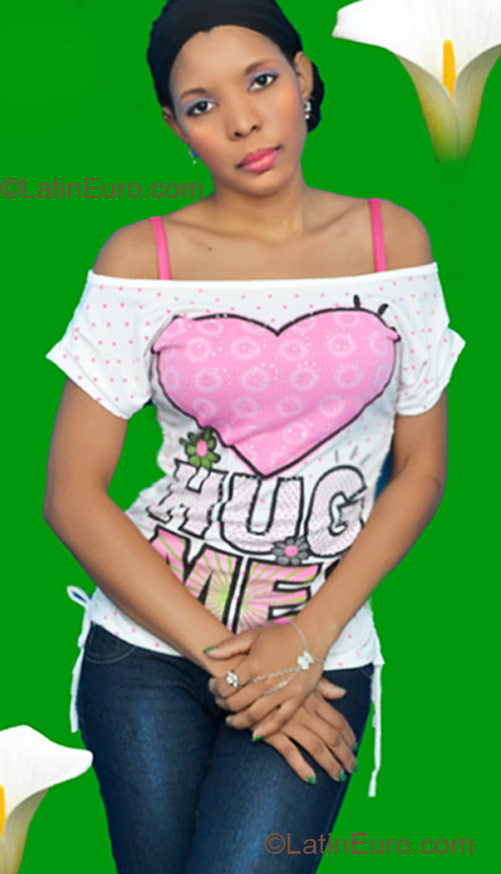 Date this passionate Dominican Republic girl Fideli from Santo Domingo DO10955