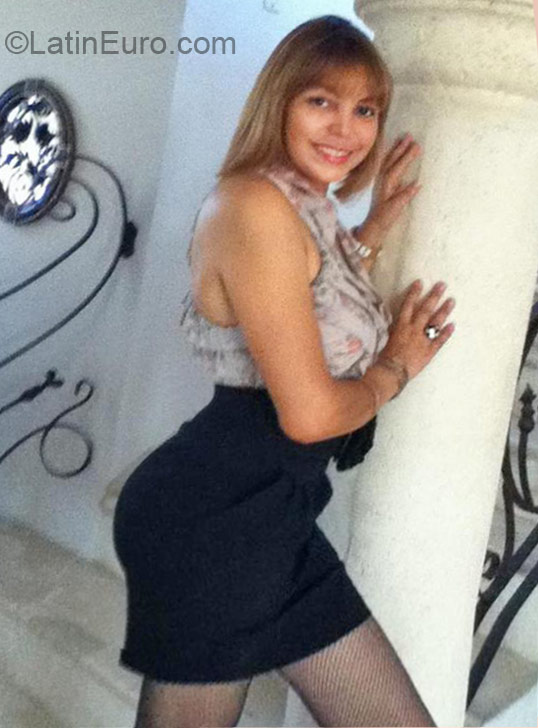 Date this passionate Dominican Republic girl Ninoska from Santo Domingo DO19693