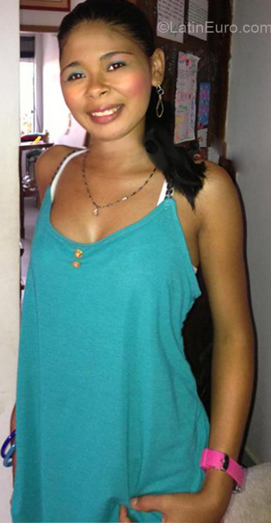 Date this beautiful Colombia girl Maria from Monteria CO10138