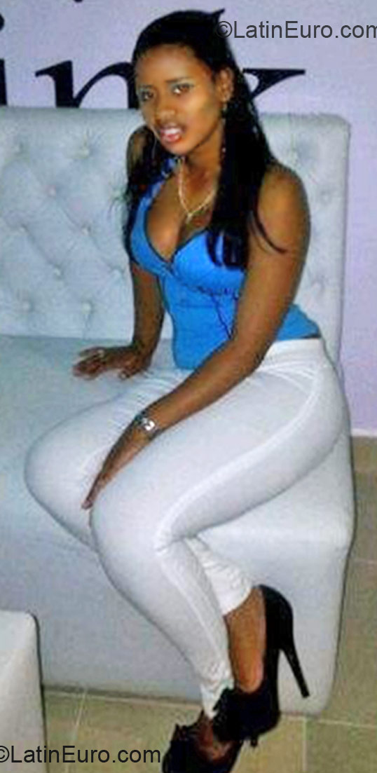 Date this athletic Dominican Republic girl Francelina03 from Santiago DO11043