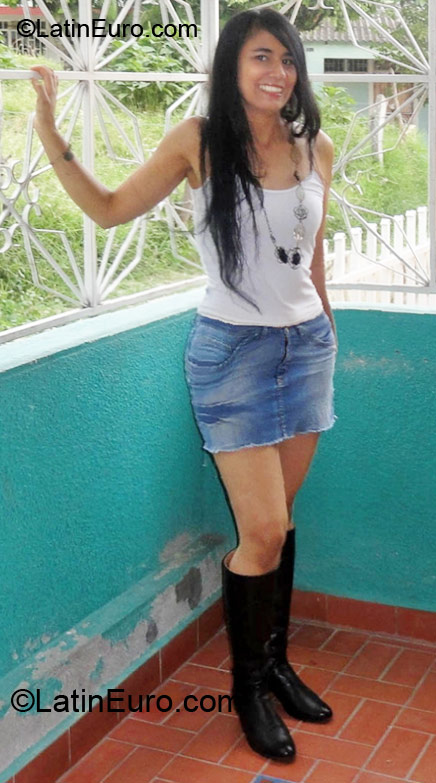 Date this sultry Colombia girl Mary from Bogota CO10198