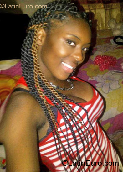 Date this nice looking Jamaica girl Ashley from Montego Bay JM525